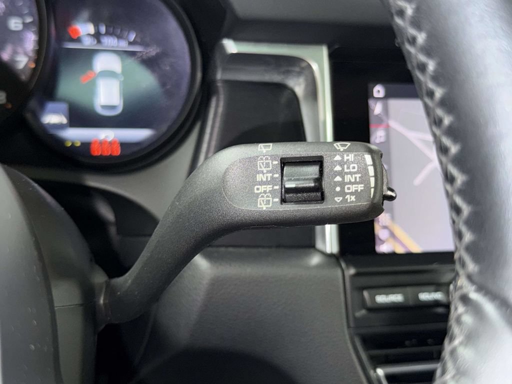Used 2021 Porsche Macan GTS AWD/4WD image 29