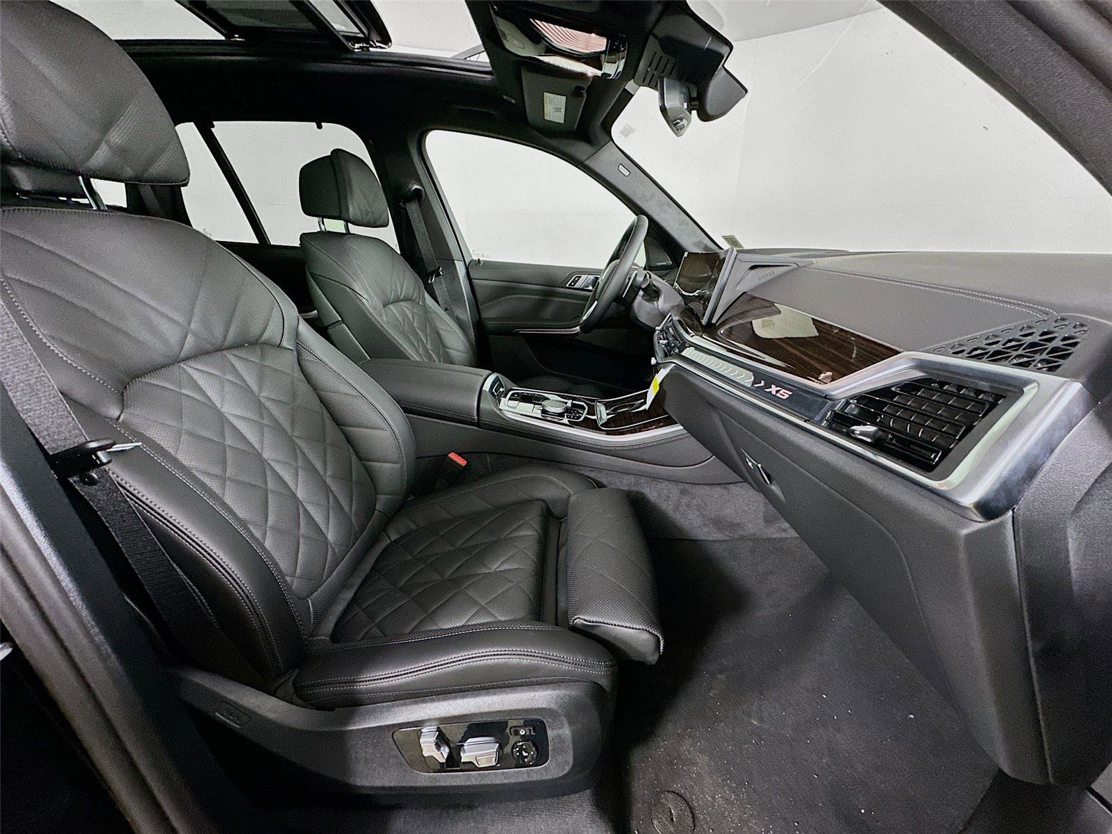 New 2026 BMW X5 xDrive40i w/ Climate Comfort Package image 30