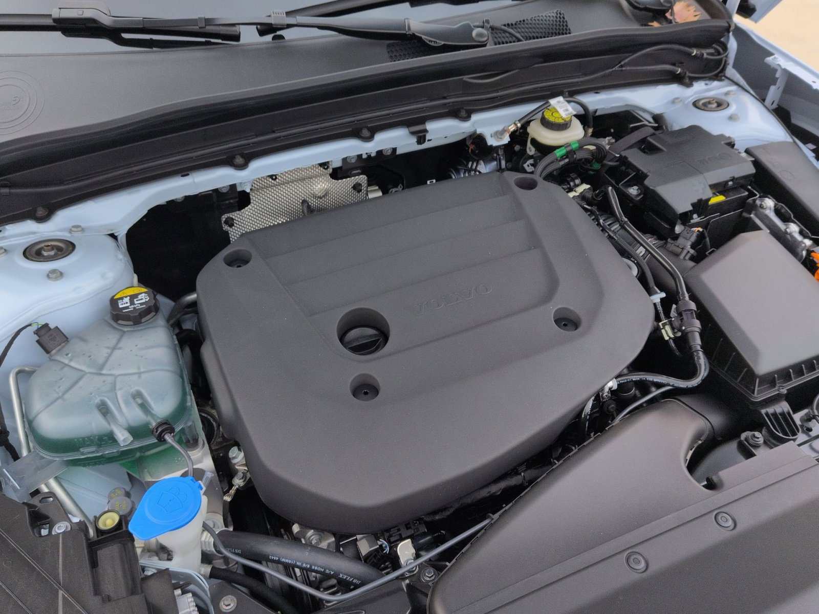 New 2026 Volvo XC40 B5 Plus w/ Protection Package Premier image 28