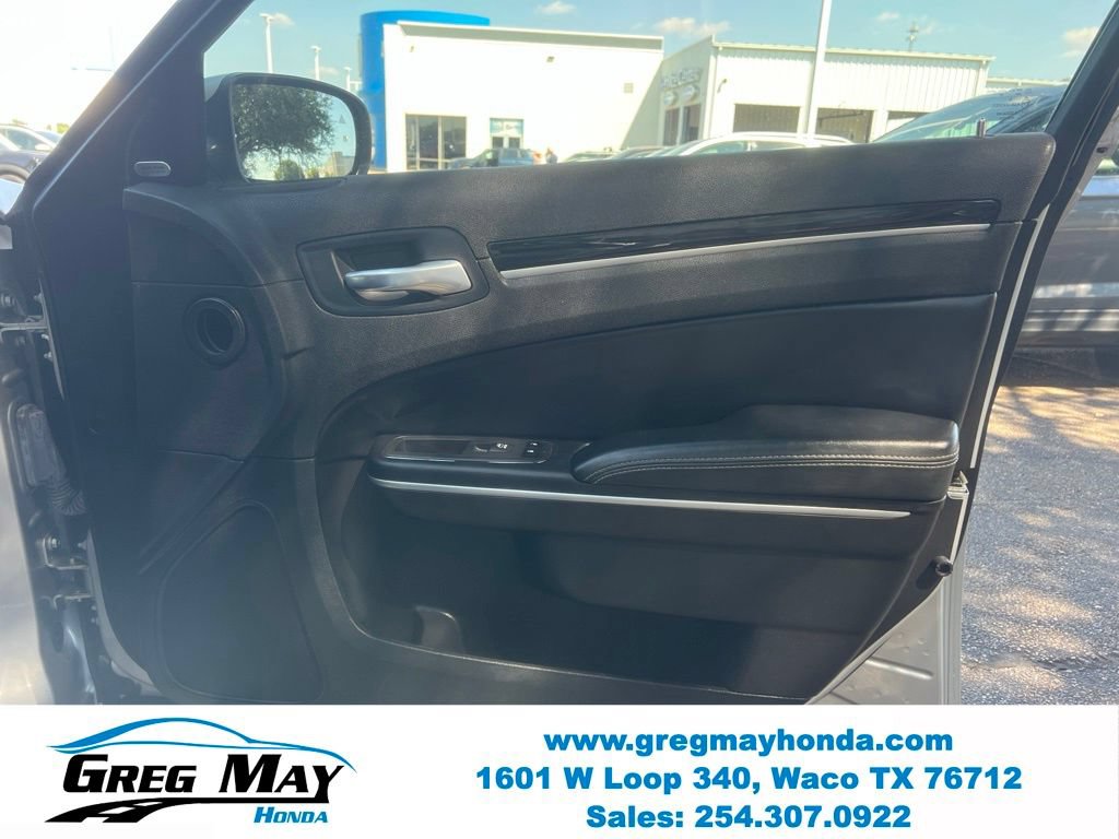 Used 2022 Chrysler 300 S RWD image 12