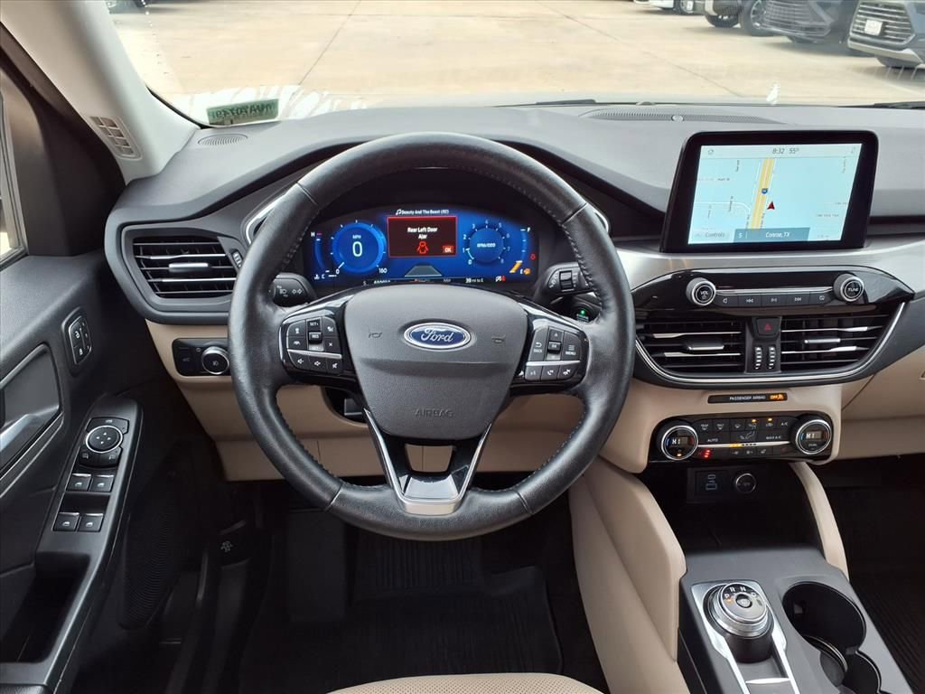 Used 2021 Ford Escape Titanium image 17