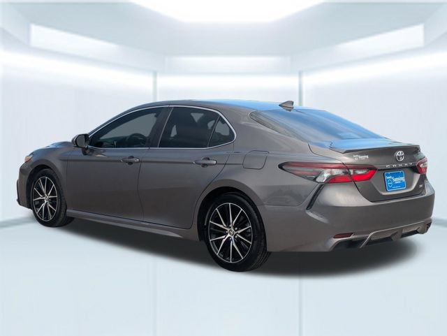Used 2024 Toyota Camry SE w/ Convenience Package FWD image 3