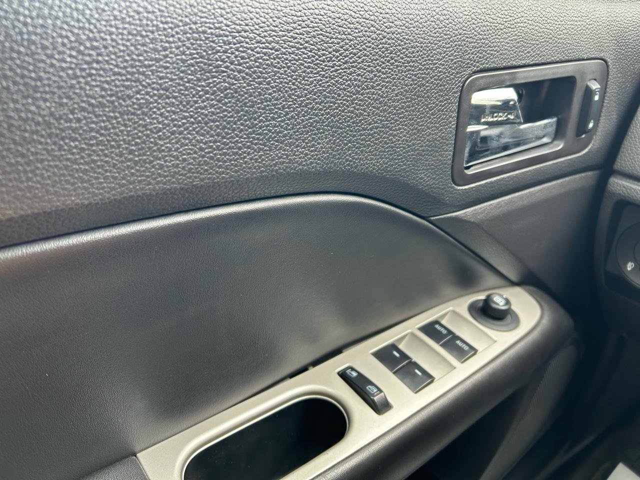 Used 2012 Ford Fusion SEL image 29