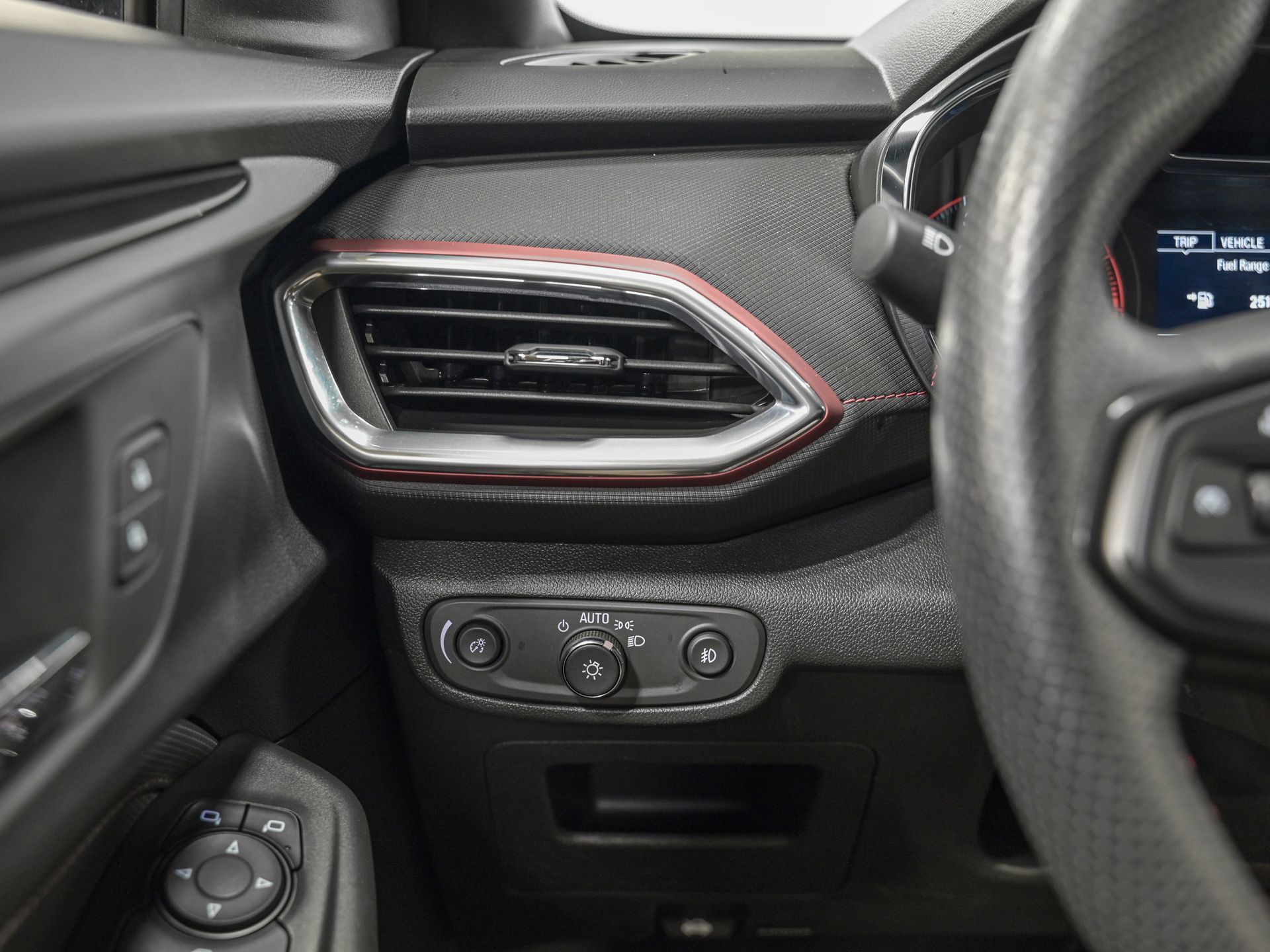 Used 2023 Chevrolet TrailBlazer RS FWD image 20