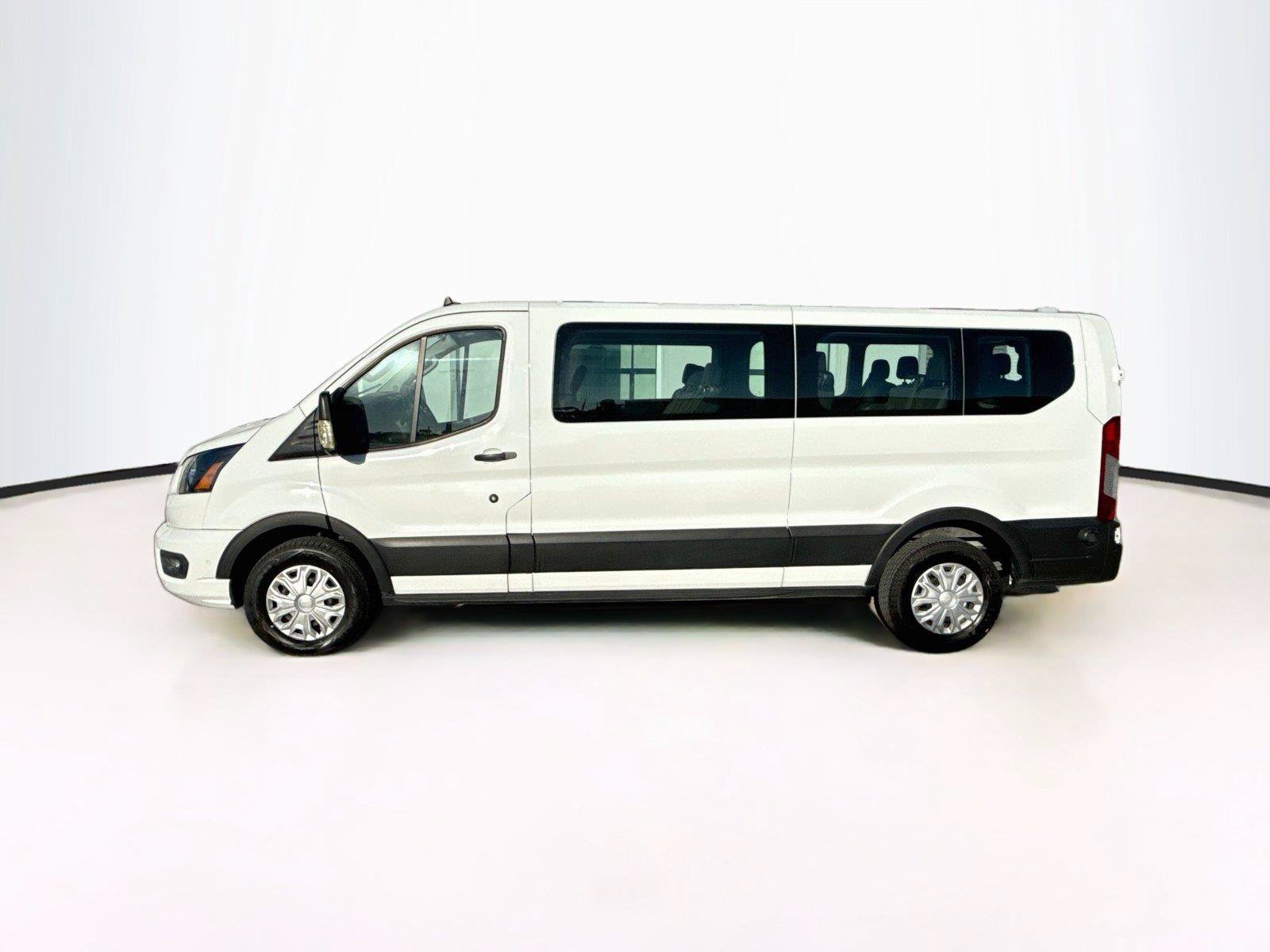 Used 2024 Ford Transit 350 XLT RWD image 2