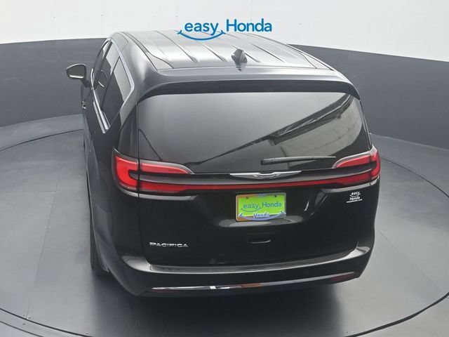 Used 2023 Chrysler Pacifica Touring-L FWD image 24