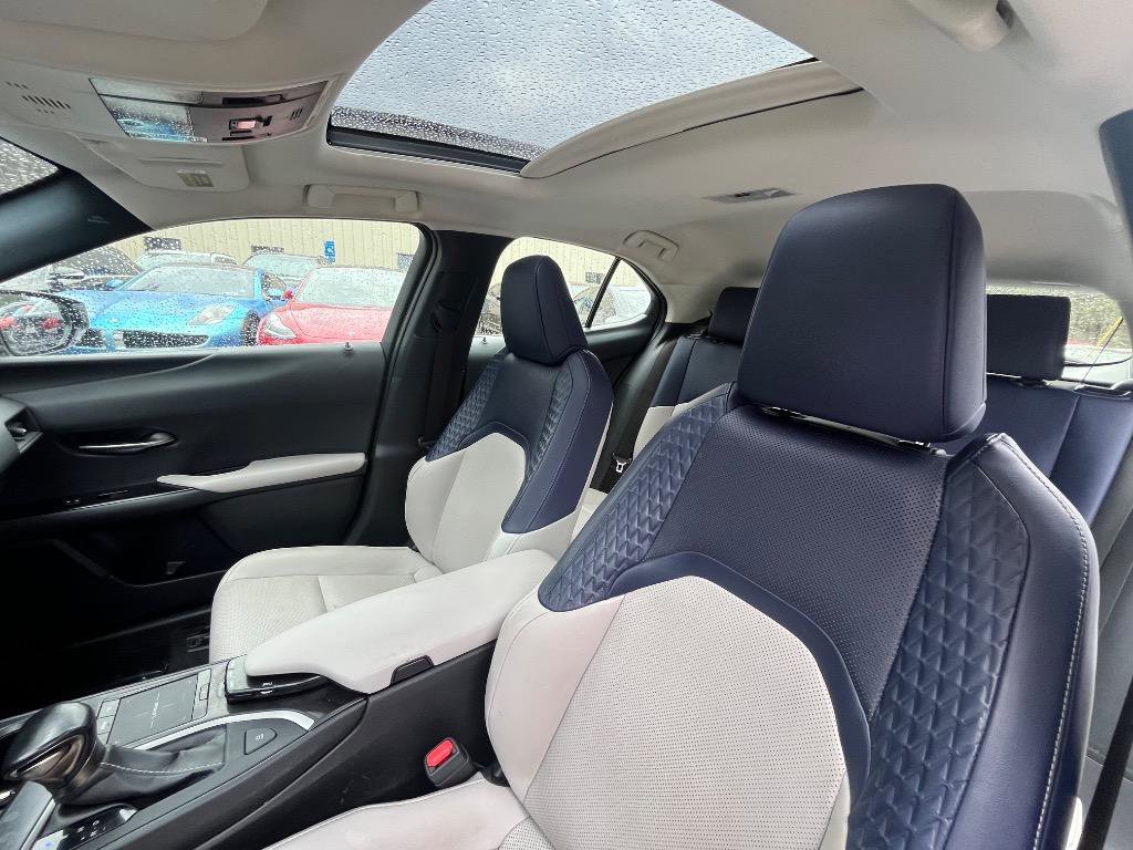 Used 2021 Lexus UX 200 w/ Premium Package image 39