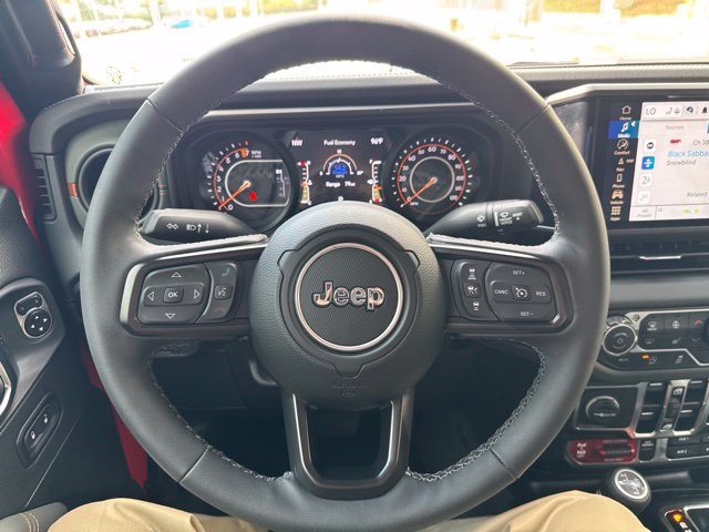 Used 2025 Jeep Gladiator Mojave AWD/4WD image 12