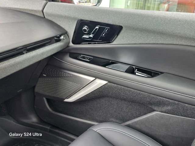 New 2025 Cadillac Optiq Sport 1 w/ LPO, Floor Liner Package AWD/4WD image 20