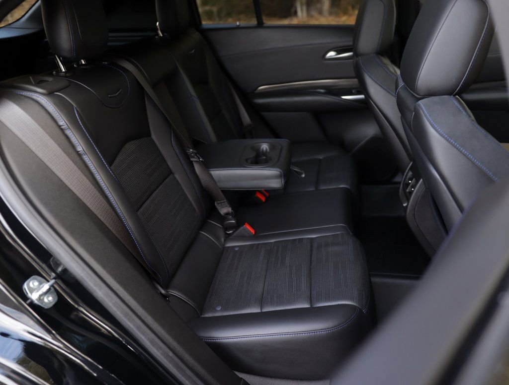 Certified 2024 Cadillac XT4 Sport image 33