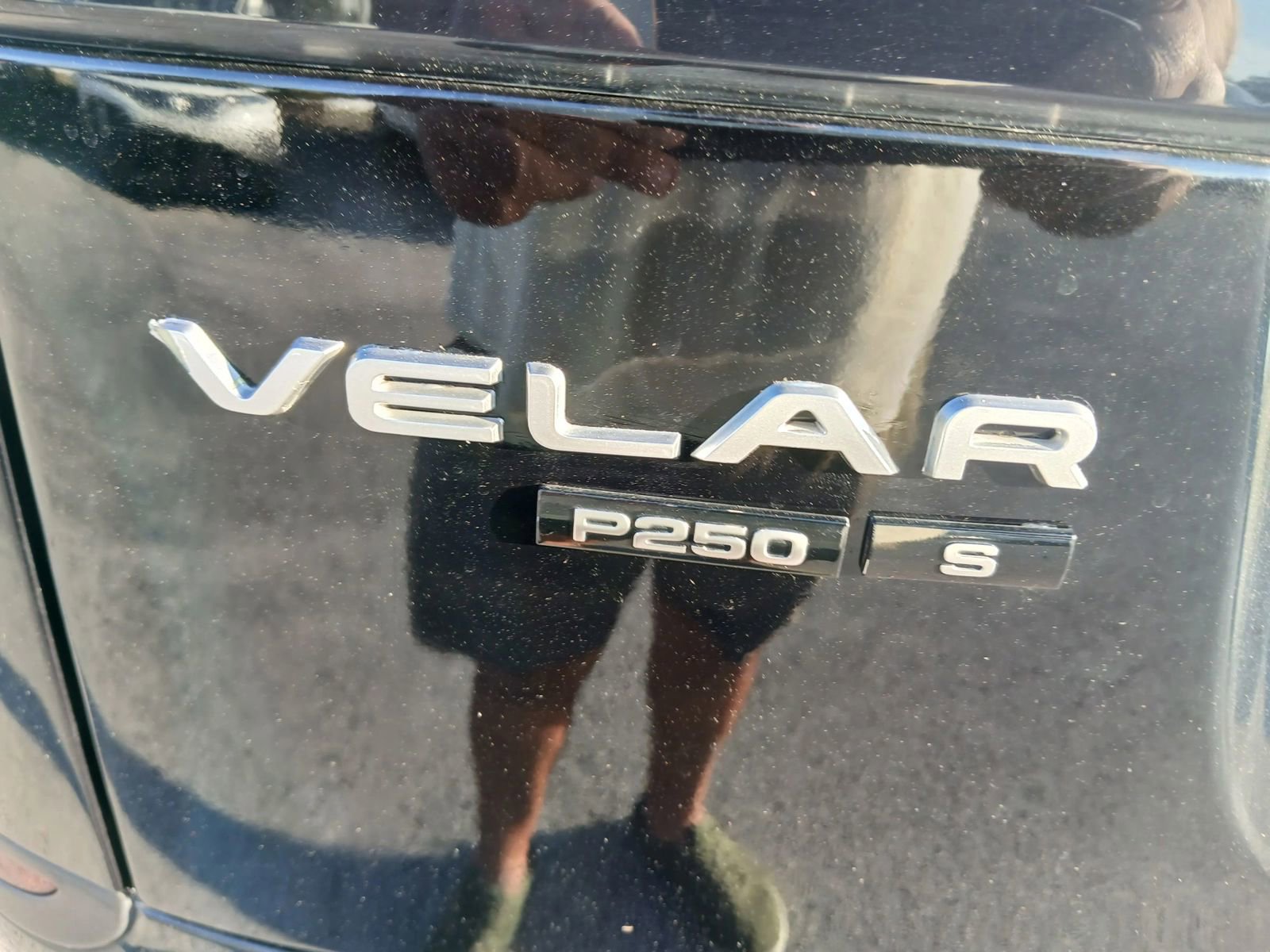 Used 2018 Land Rover Range Rover Velar S image 13