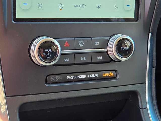 Used 2024 Ford Edge Titanium AWD/4WD image 18