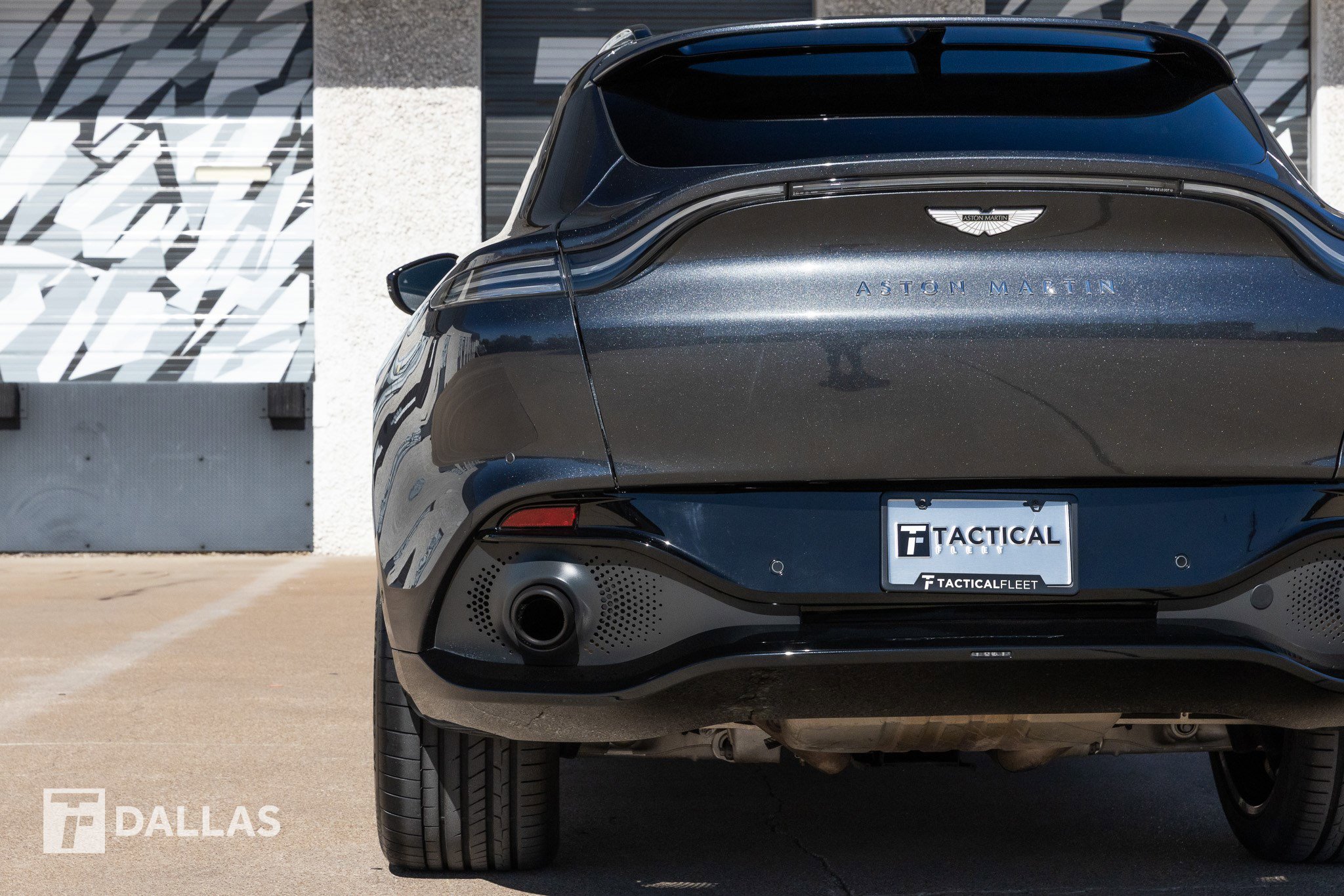 Used 2021 Aston Martin DBX image 15