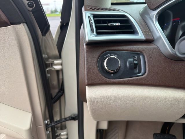 Used 2014 Cadillac SRX Luxury FWD image 24