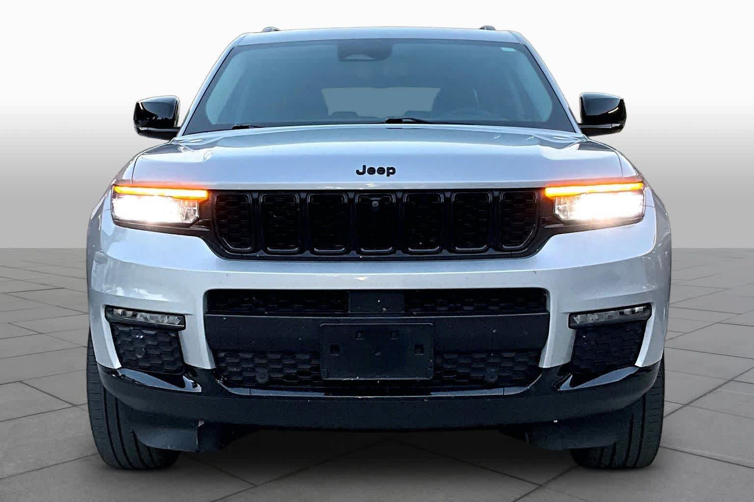 Used 2023 Jeep Grand Cherokee L Limited w/ Luxury Tech Group II AWD/4WD image 4