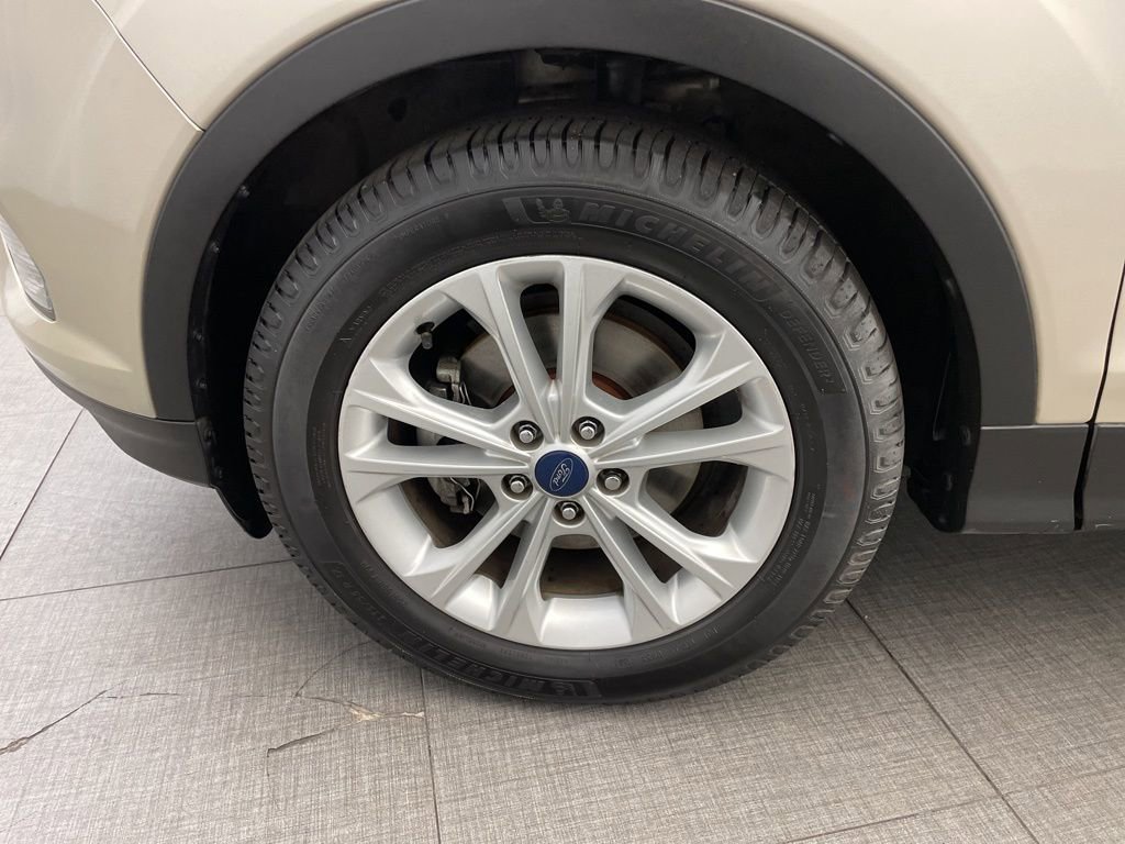 Used 2018 Ford Escape SE image 11
