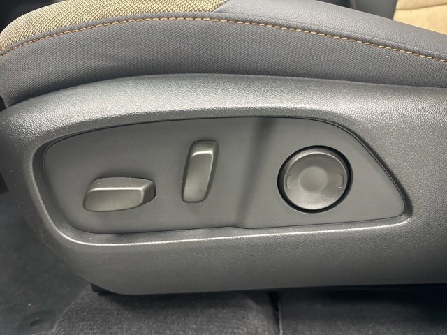 New 2025 Chevrolet Equinox ACTIV w/ Convenience Package III image 10