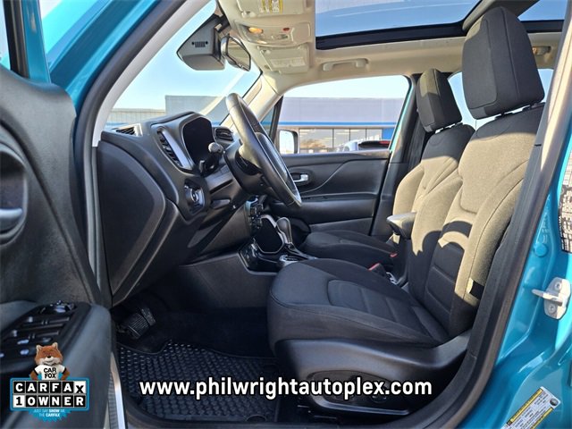 Used 2022 Jeep Renegade Latitude w/ Sun/Sound Group image 9