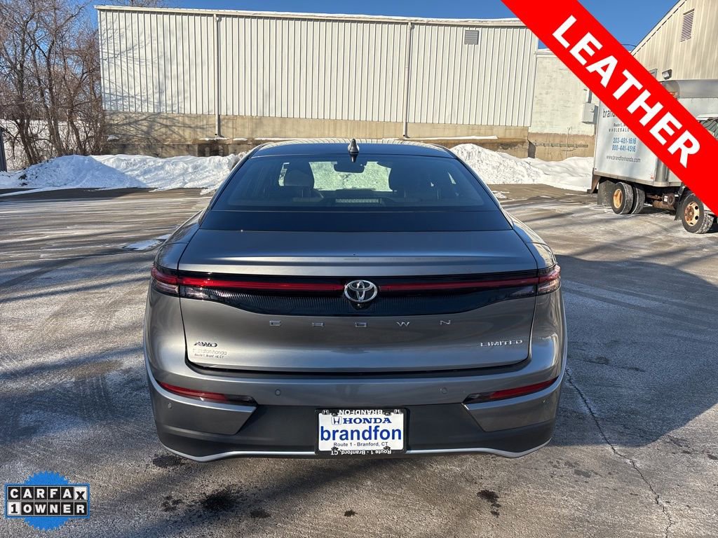 Used 2023 Toyota Crown Limited image 5