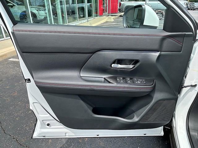 New 2025 Nissan Kicks SR w/ SR Premium Package image 15