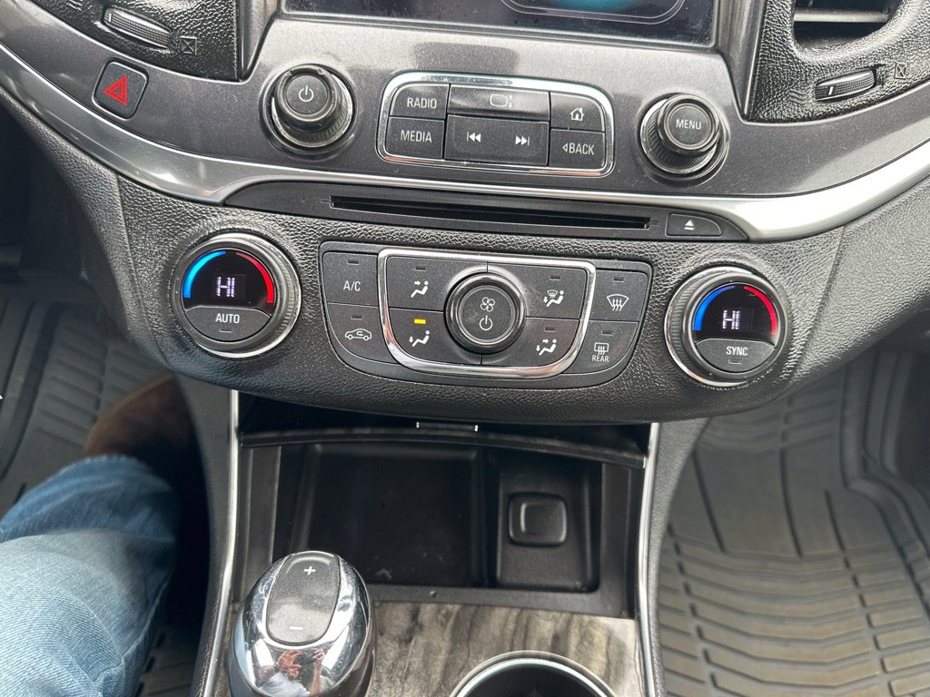 Used 2015 Chevrolet Impala LT image 19