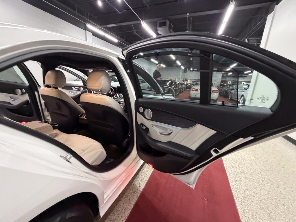 Used 2015 Mercedes-Benz C 400 4MATIC image 34