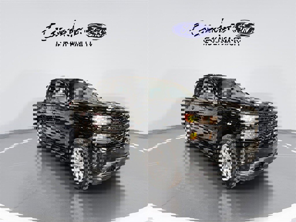 Used 2020 Chevrolet Silverado 1500 Custom w/ Custom Value Package image 2