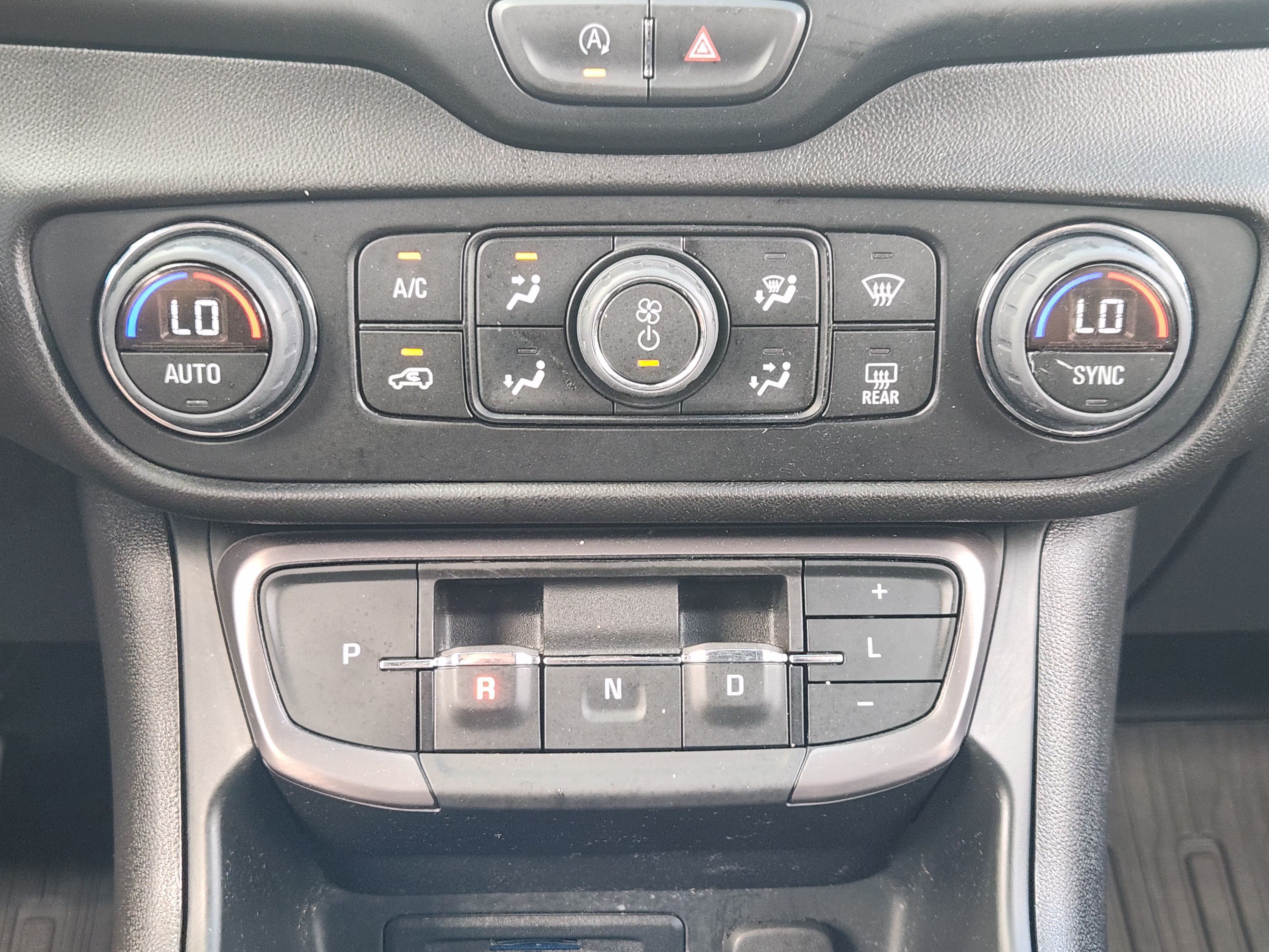 Used 2023 GMC Terrain AT4 w/ Tech Package AWD/4WD image 20