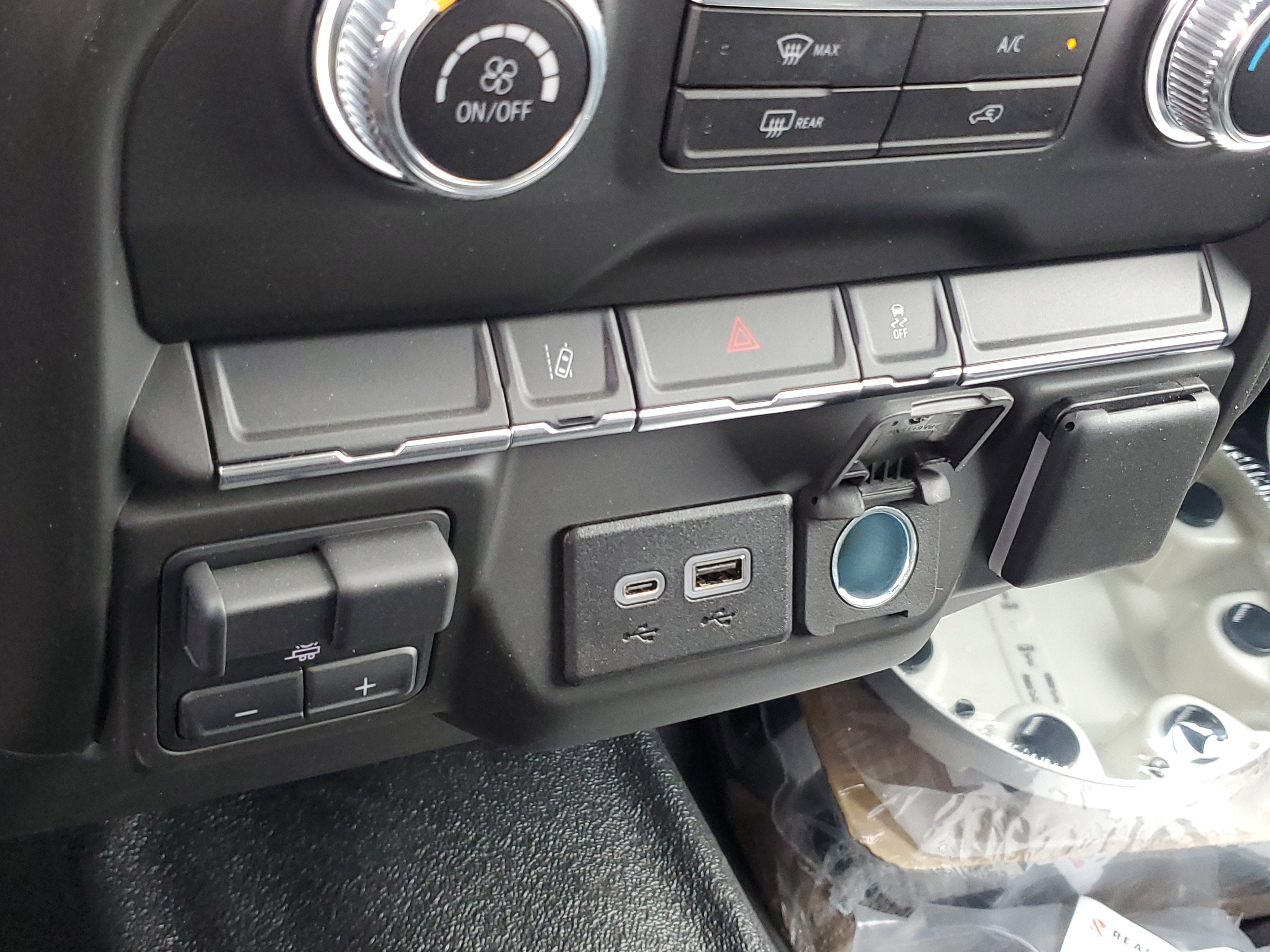 New 2025 GMC Sierra 3500 Pro w/ Convenience Package image 21