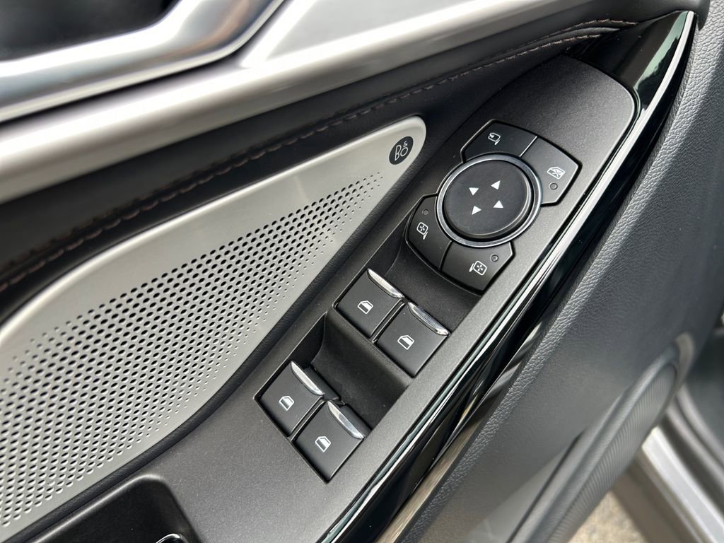 Used 2021 Ford Explorer Platinum w/ Equipment Group 601A image 23