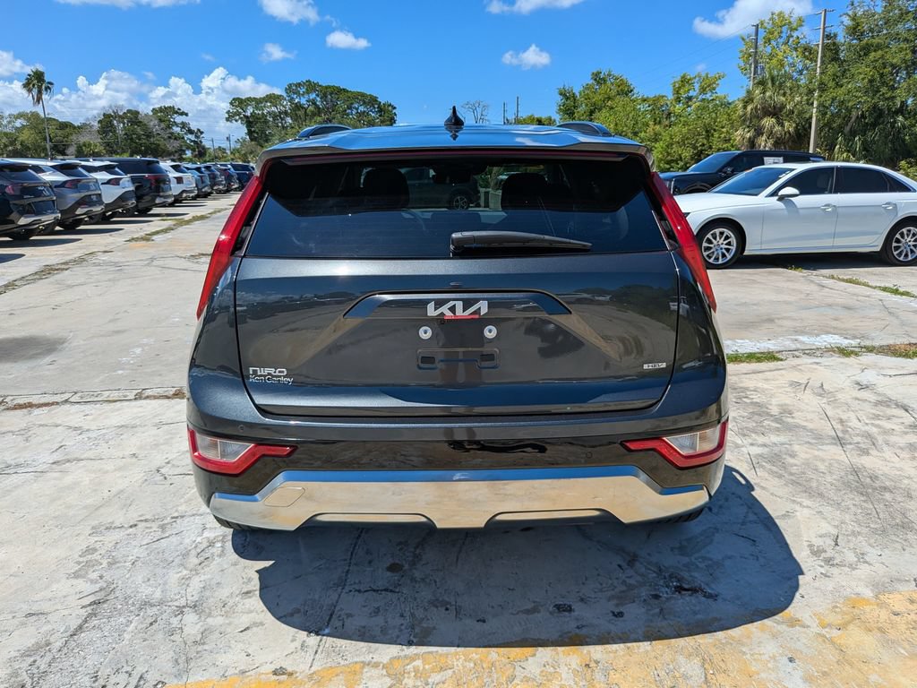 Certified 2025 Kia Niro EX Touring FWD image 7