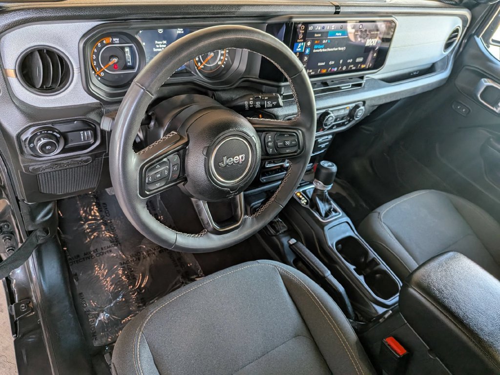 Used 2025 Jeep Wrangler Unlimited Sport AWD/4WD image 16