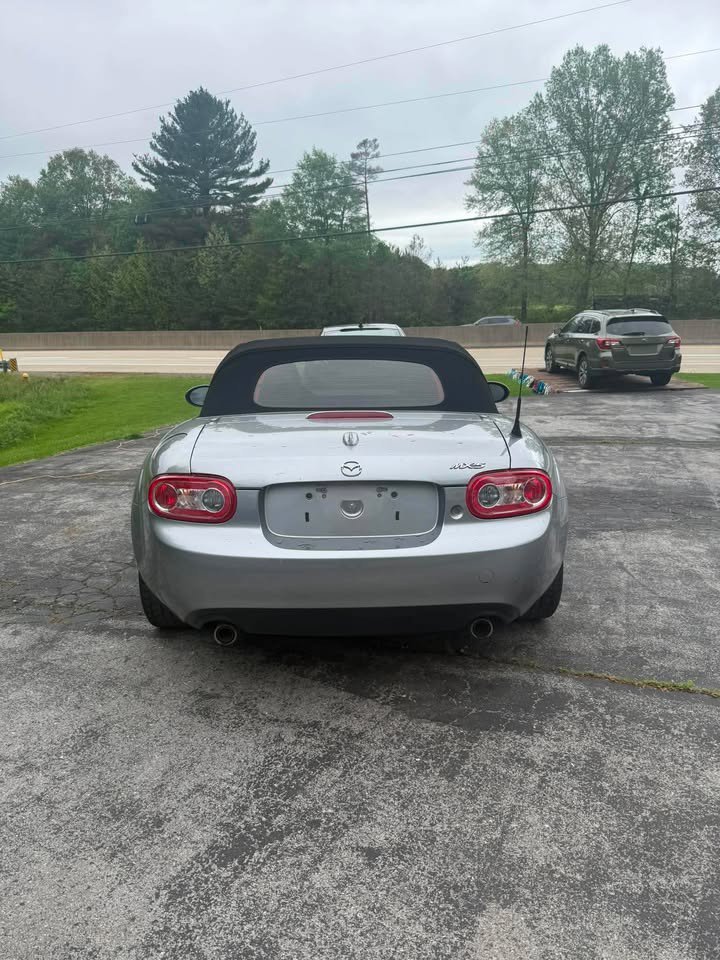 Used 2013 MAZDA MX-5 Miata Grand Touring RWD image 6