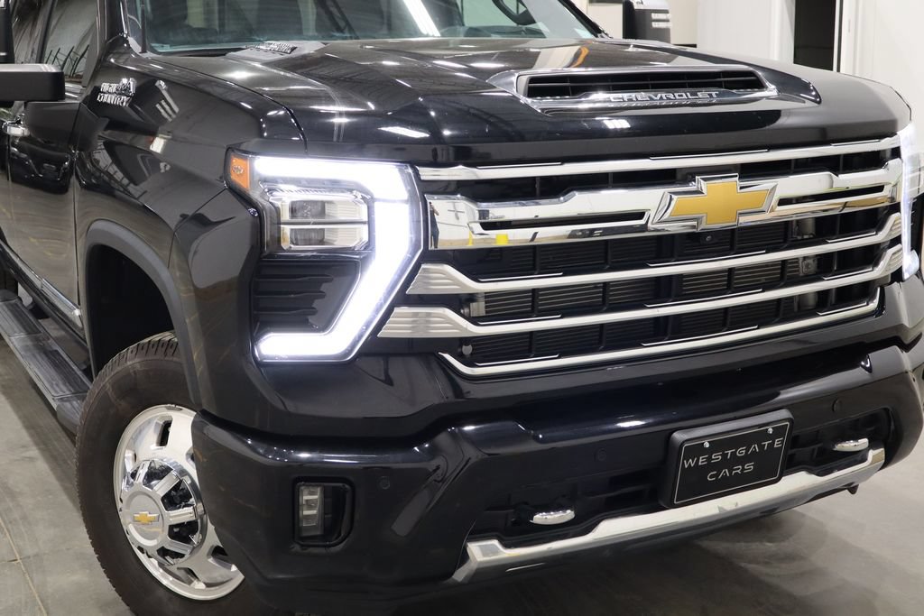 Used 2024 Chevrolet Silverado 3500 High Country w/ High Country Premium Package AWD/4WD image 45