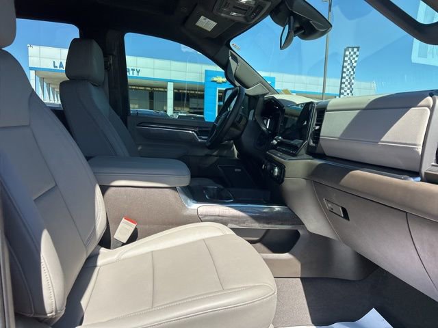Used 2025 Chevrolet Silverado 2500 LTZ w/ LTZ Convenience Package image 32