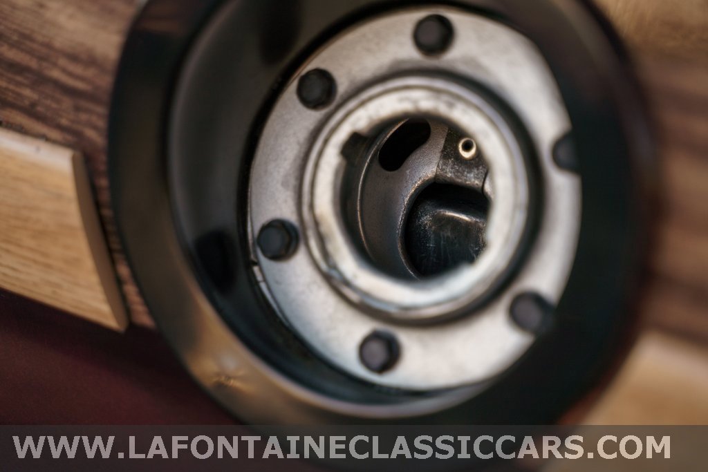 Used 1991 Jeep Grand Wagoneer Base image 30