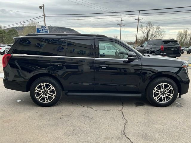 Used 2025 Ford Expedition Active image 3