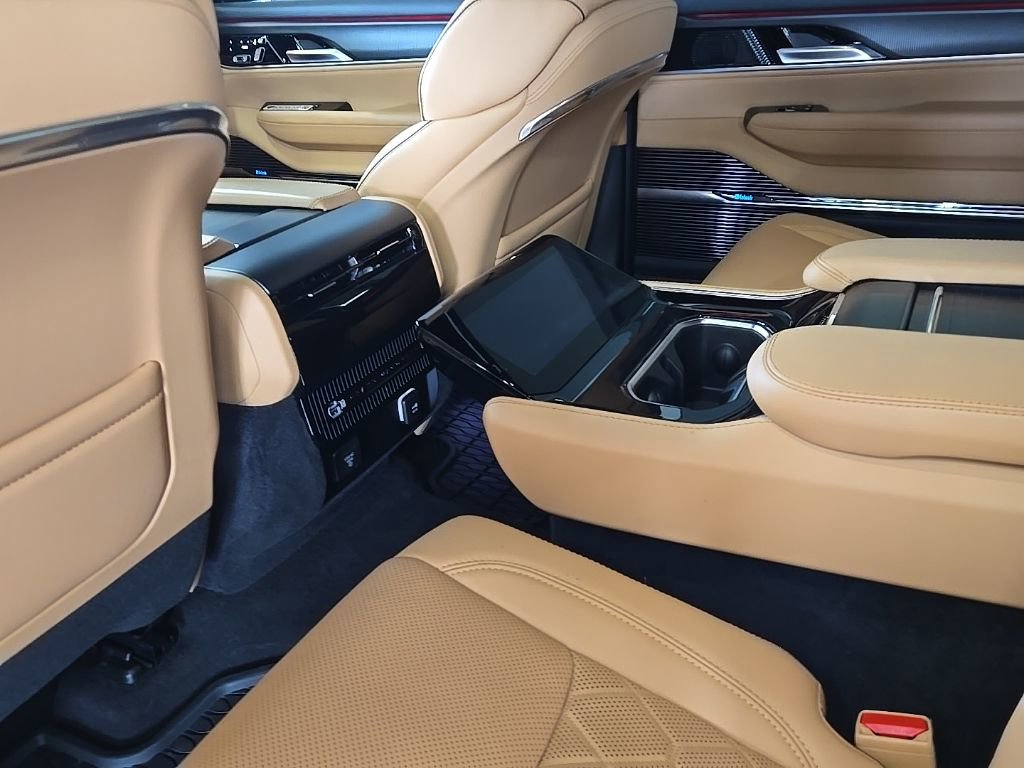 Used 2024 Jeep Grand Wagoneer Series III w/ Quick Order Packagew 28T image 21