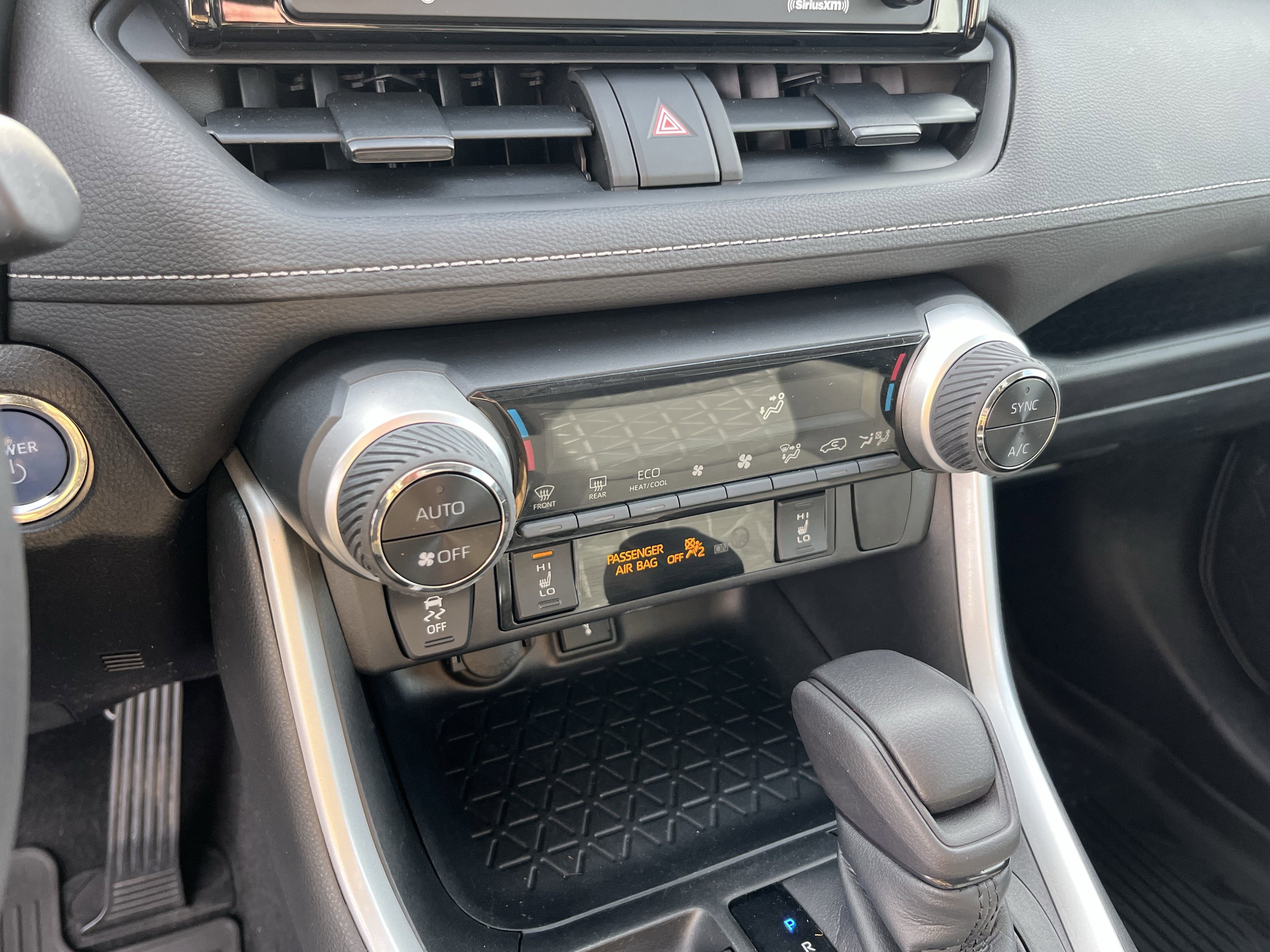 Used 2021 Toyota RAV4 XLE w/ Convenience Package image 31