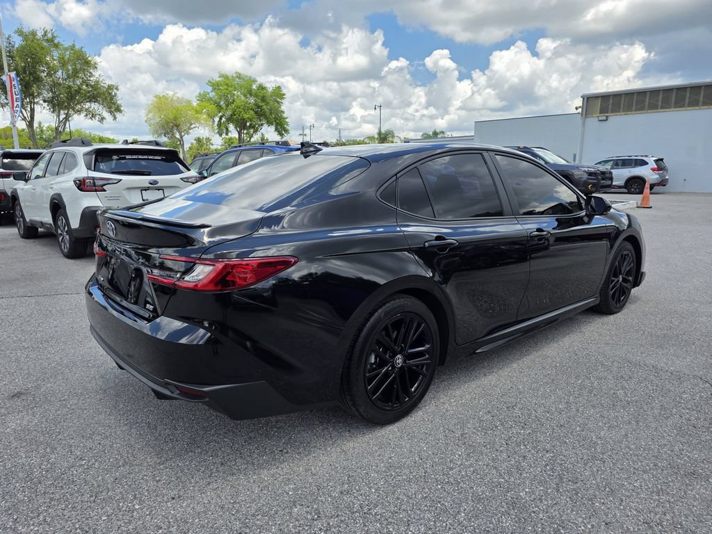 Used 2025 Toyota Camry SE FWD image 3