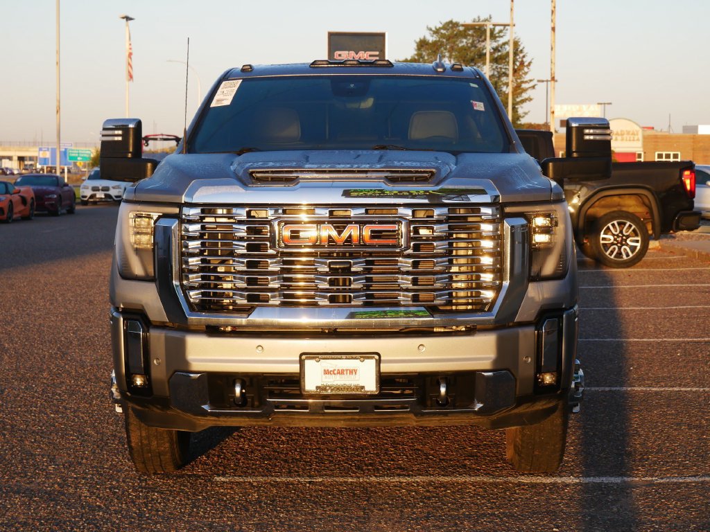 Used 2024 GMC Sierra 3500 Denali w/ Denali Reserve Package AWD/4WD image 4
