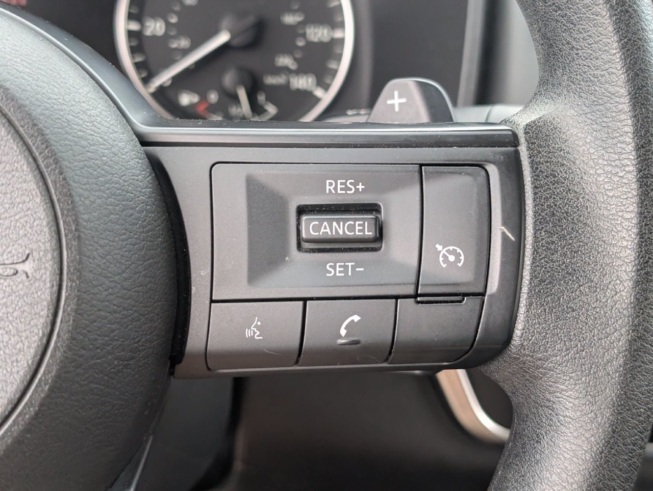 Used 2024 Nissan Rogue S AWD/4WD image 23