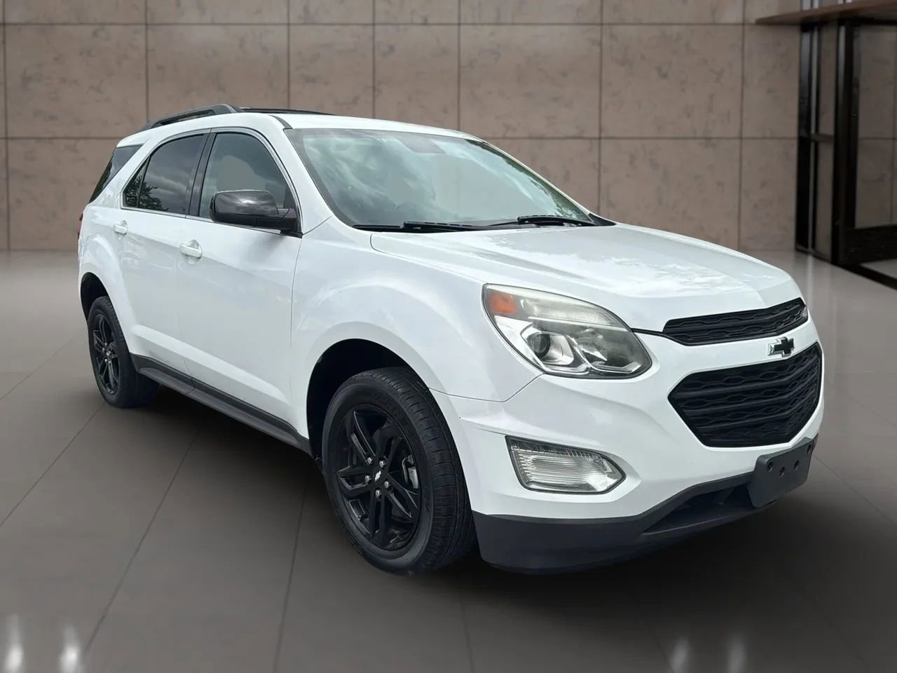 Used 2017 Chevrolet Equinox LT w/ Sport Edition FWD image 3