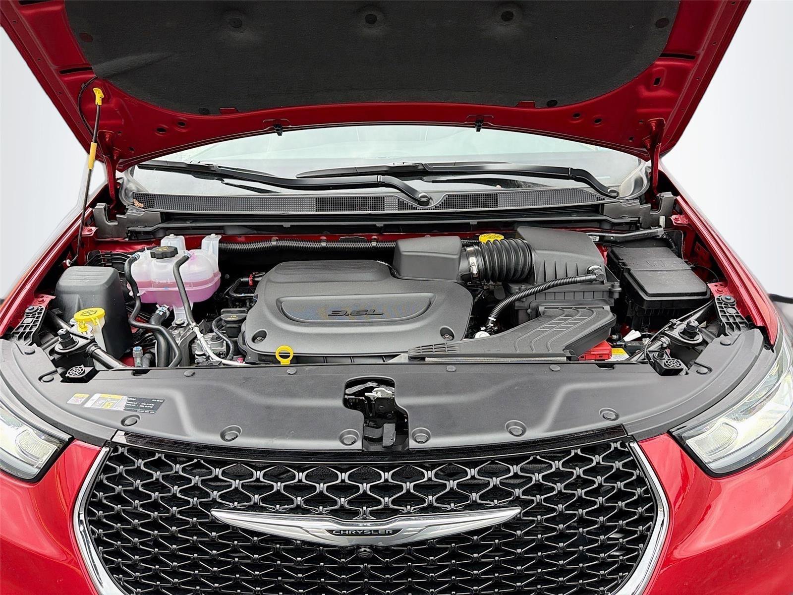 New 2026 Chrysler Pacifica Limited w/ Trailer Tow Group image 32