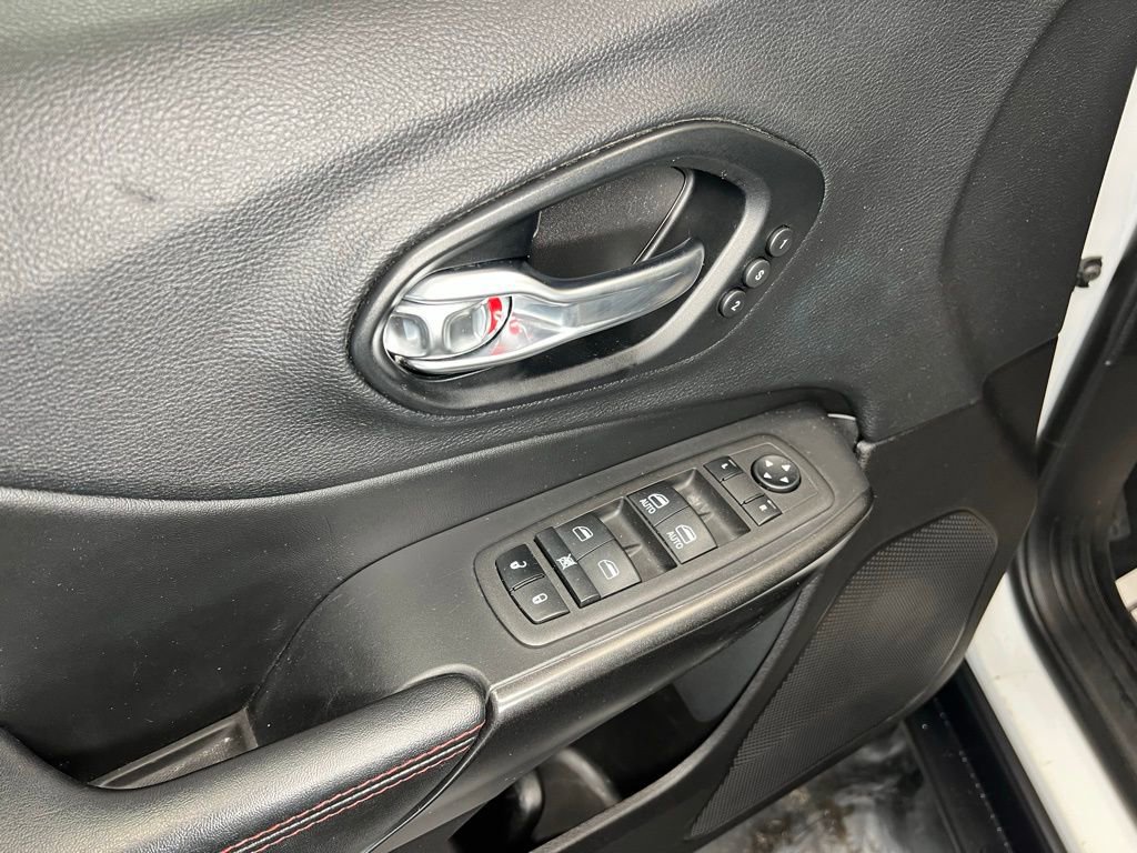 Used 2022 Jeep Cherokee Trailhawk w/ Sun, Sound & Nav Group image 15