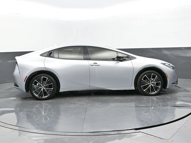 Used 2024 Toyota Prius XLE image 2