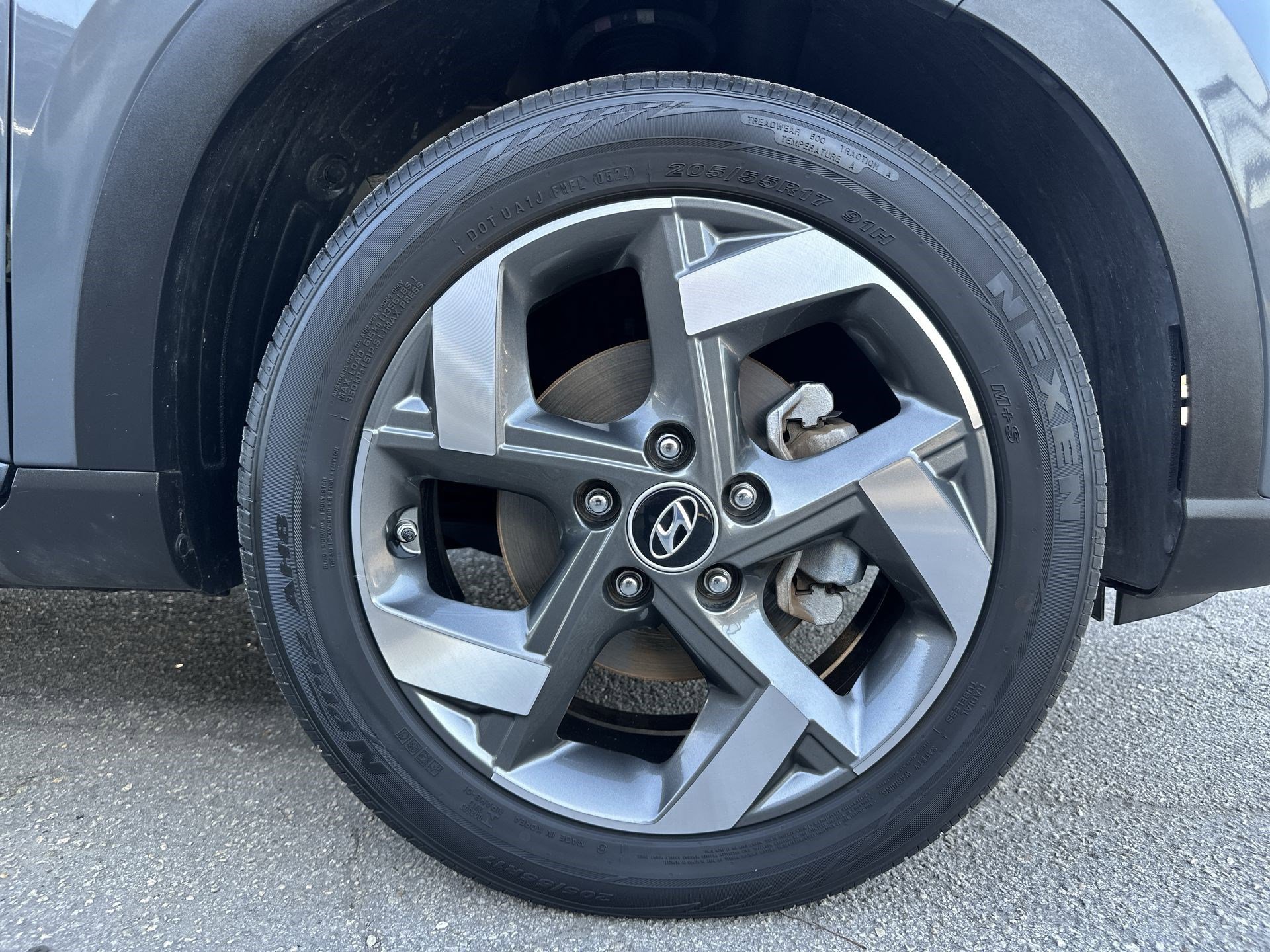 Used 2024 Hyundai Venue SEL image 19