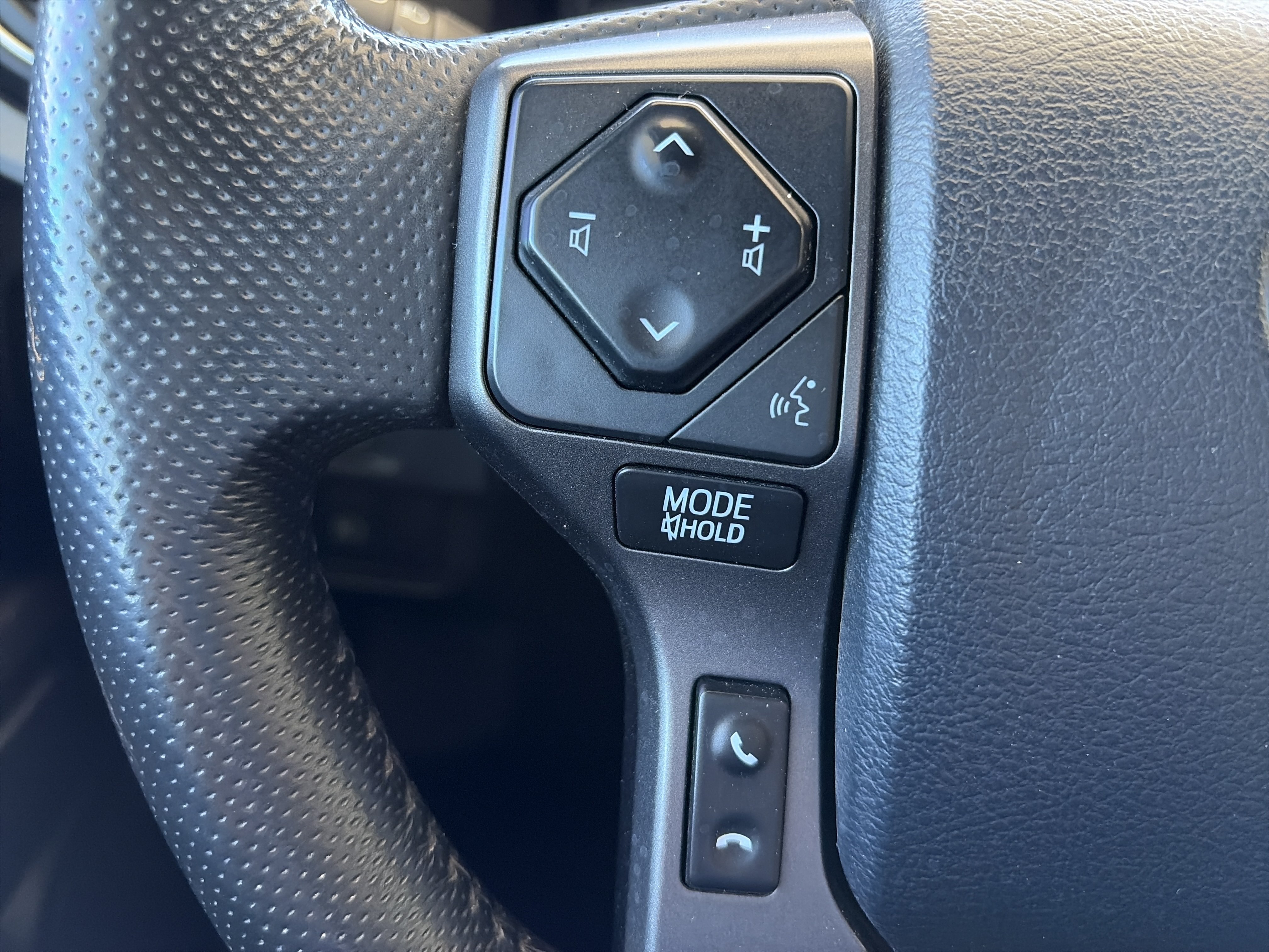 Used 2019 Toyota Tacoma TRD Off-Road w/ Technology Package AWD/4WD image 16