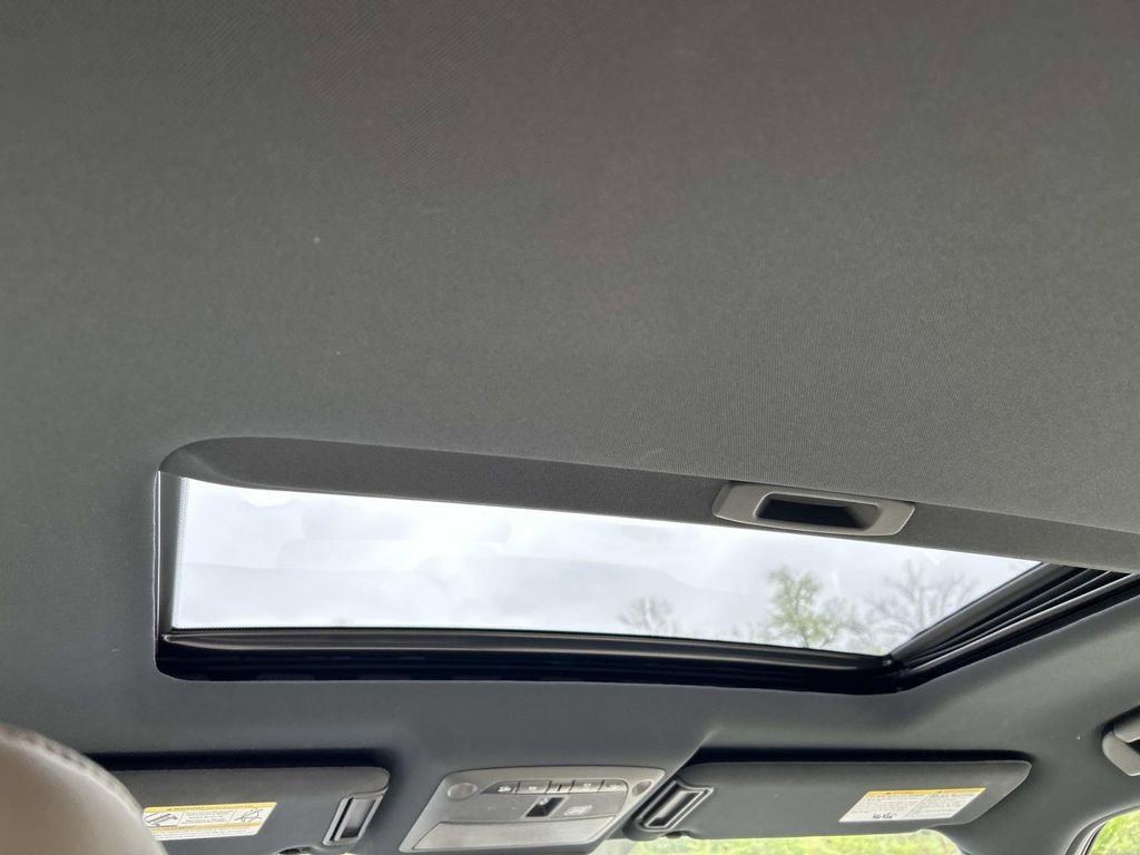 Used 2024 INFINITI QX80 Sensory image 29