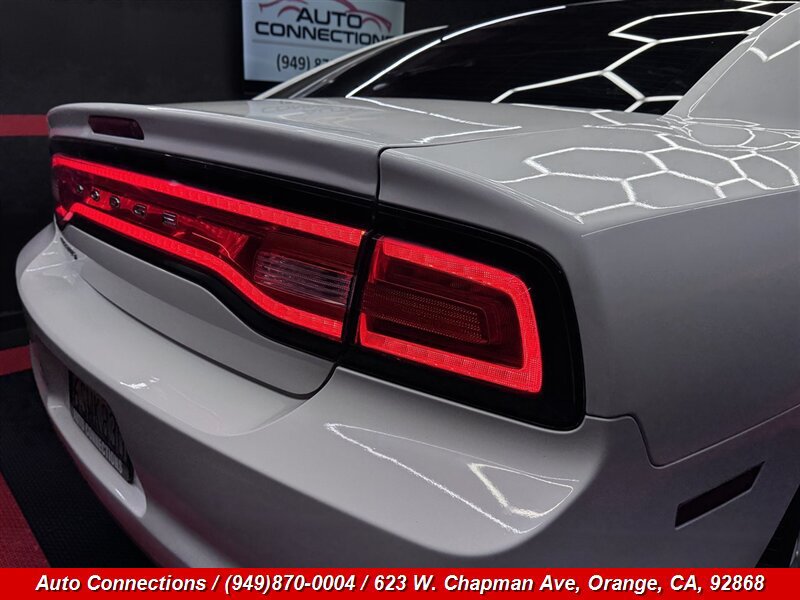 Used 2011 Dodge Charger SE RWD image 25